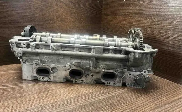 Mercedes-Benz Sprinter W906 Engine head A6420101221 A642010122115500