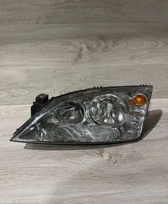 Ford Mondeo Mk III Headlight/headlamp 0301174203