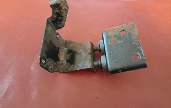 Skoda Fabia Mk2 (5J) ABS pump bracket 6Q11614235