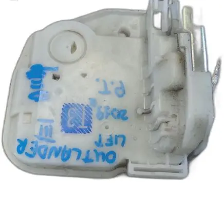 Mitsubishi Outlander Front door lock