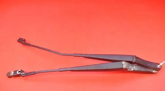 Volkswagen Golf V Front wiper blade arm 1Q1955409