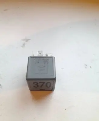 Coolant fan relay