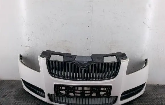 Skoda Fabia Mk2 (5J) Front bumper LF9E