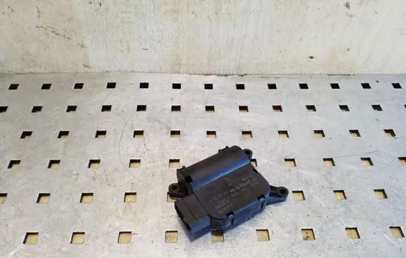 Volkswagen Eos Air flap motor/actuator 0132801392 996644NB 1K0907511J