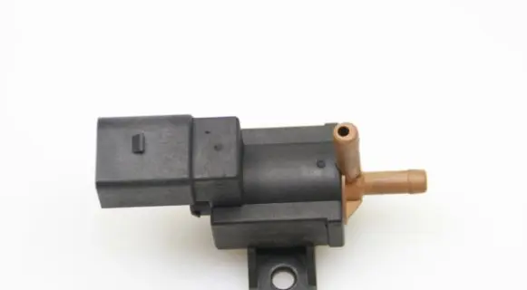 Volkswagen Tiguan Turbo solenoid valve 03C906283B