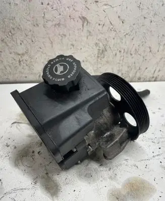 Mercedes-Benz C W204 Power steering pump