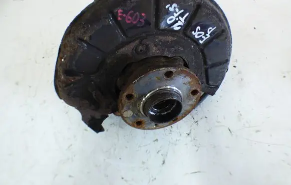 Volkswagen Eos Front wheel hub spindle knuckle 