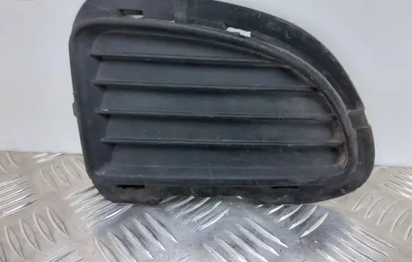 Fiat Punto (188) Front bumper lower grill 735410805