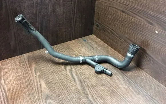 Iveco Daily 5th gen Coolant pipe/hose 504384253