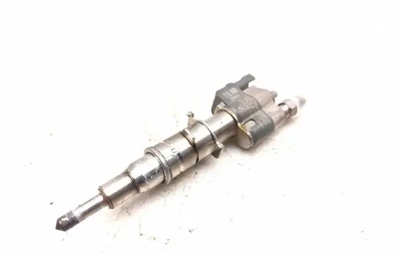 BMW 3 E90 E91 Fuel injector 7589048 758904809