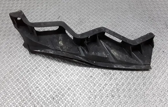 Volkswagen PASSAT B6 Front bumper mounting bracket
