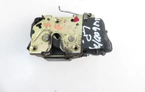 Citroen Xsara Picasso Front door lock 