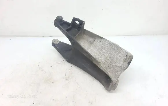 Volkswagen Transporter - Caravelle T5 Engine mounting bracket 7E0199343