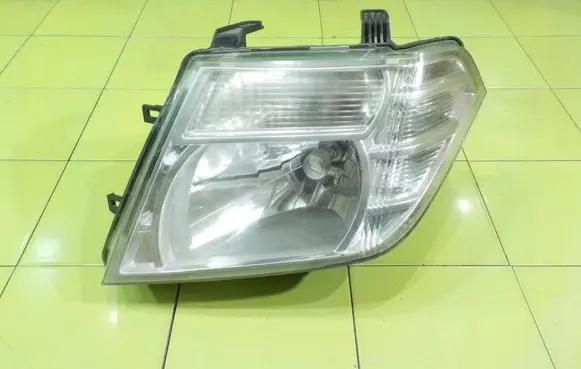 Nissan Navara D40 Headlight/headlamp PRZOD