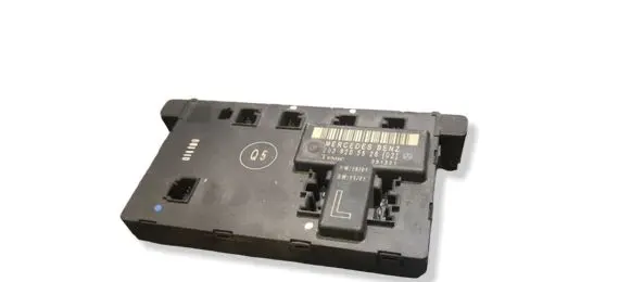 Mercedes-Benz C W203 Door control unit/module 2038205526 351321