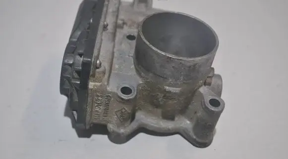 Renault Clio III Throttle body valve 8200568712C
