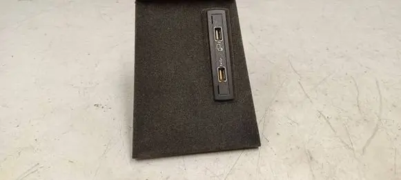 Mercedes-Benz GLS X166 USB socket connector A1728202000