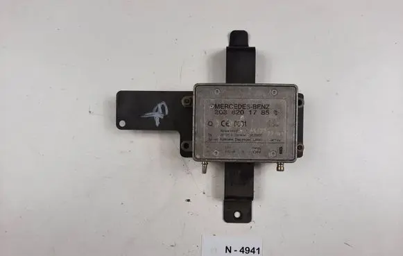 Mercedes-Benz S W220 Antenna control unit 2038201785