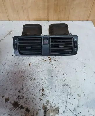Volvo V50 Dash center air vent grill Y01145P