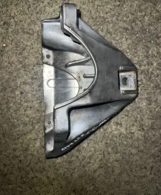 BMW 5 F10 F11 Engine mounting bracket 8777628