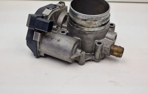 BMW X3 F25 Throttle valve 7588625 A2C53355204