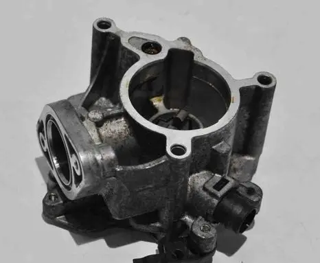 Audi A5 8T 8F Vacuum pump 06K145100B