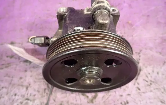 Ford Focus C-MAX Power steering pump