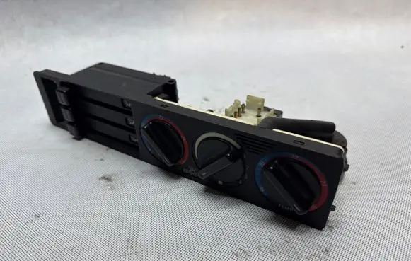 BMW 5 E34 Climate control unit 8351110