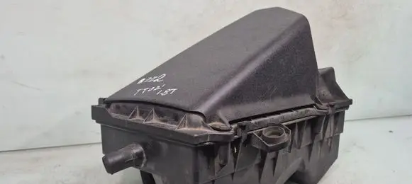 Audi TT Mk1 Air filter box 06A183