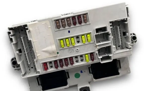 Jeep Cherokee Fuse box set 50537361