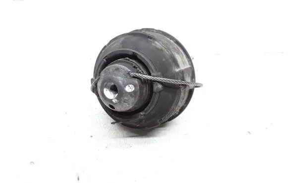 Volvo V70 Engine mount bracket 30666175