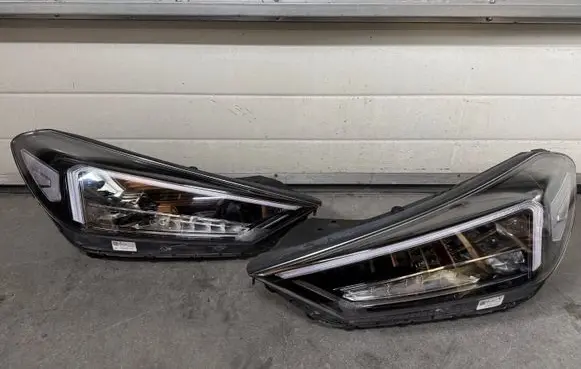 Hyundai Tucson TL Headlights/headlamps set 92102D7700 92101D7700