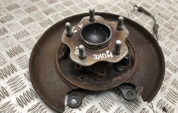 Nissan Juke I F15 Rear wheel hub