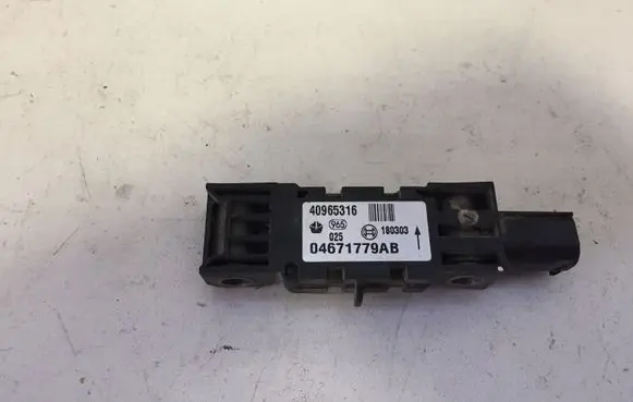 Chrysler Pacifica Airbag deployment crash/impact sensor 04671779AB 40965316