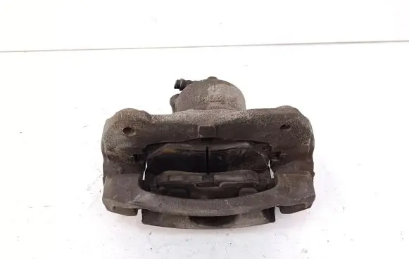 Toyota Prius+ (ZVW40) Front brake caliper