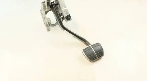 BMW 3 E92 E93 Brake pedal 6790832 67871110 678711