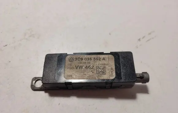 Volkswagen PASSAT B6 Antenna control unit 3C9035552A