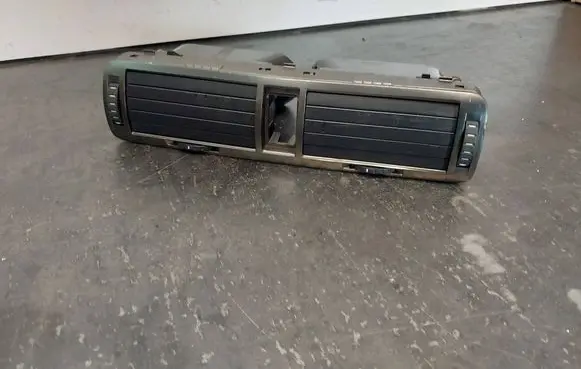 Skoda Superb B5 (3U) Dash center air vent grill 3U0820951A