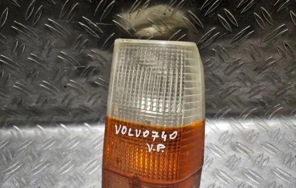Volvo 740 Front indicator light