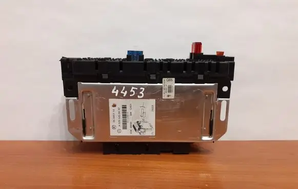 Mercedes-Benz S W220 Fuse box set 4453 A0295450432