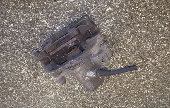 Mazda 3 I Rear brake caliper