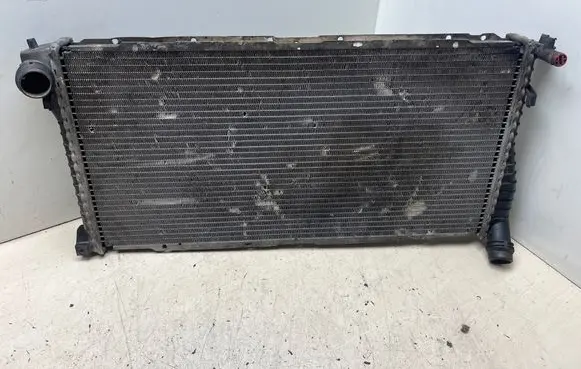 BMW 5 E39 Coolant radiator 22473459 77879070