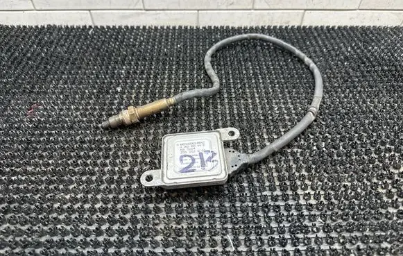 Mercedes-Benz E W213 Lambda probe sensor A0009054410