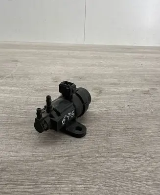 Ford Fiesta Vacuum valve 7142