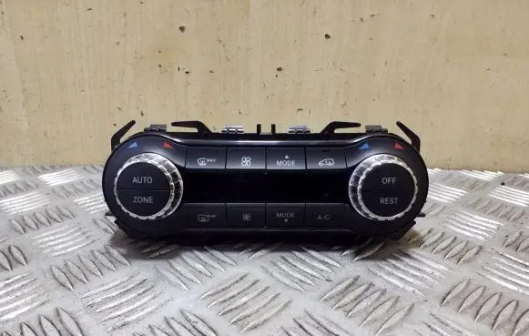 Mercedes-Benz B W246 W242 Climate control unit A2429009301 A2429010300