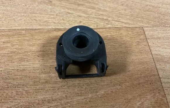 Citroen C3 Radiator mount bracket 9639048580