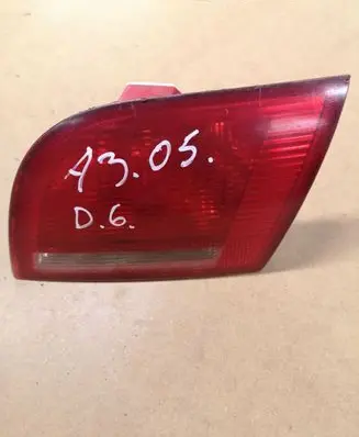 Tailgate rear/tail lights