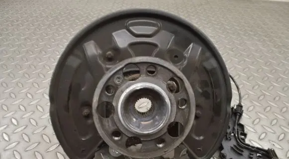 Mercedes-Benz E W213 Rear wheel hub