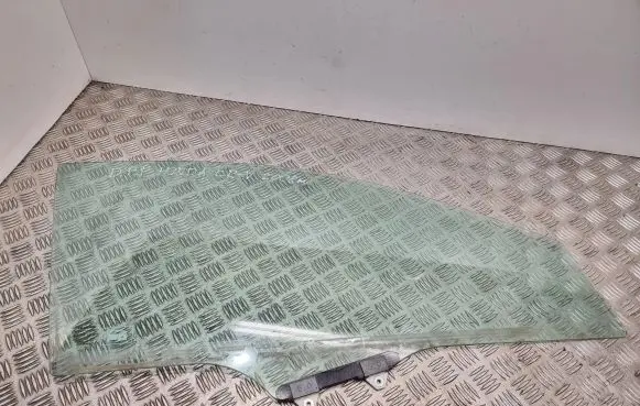 Honda CR-V Front door window glass four-door 43R00050 DOT24M62AS2