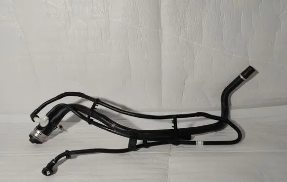 BMW X7 G07 Fuel tank filler neck pipe 7439939
